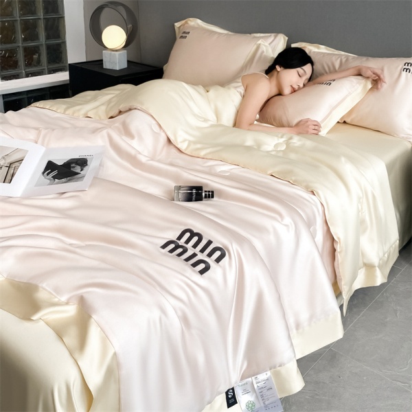 轻奢冰丝夏凉被四件套夏季丝滑裸睡空调被床上用品被子床单三件套