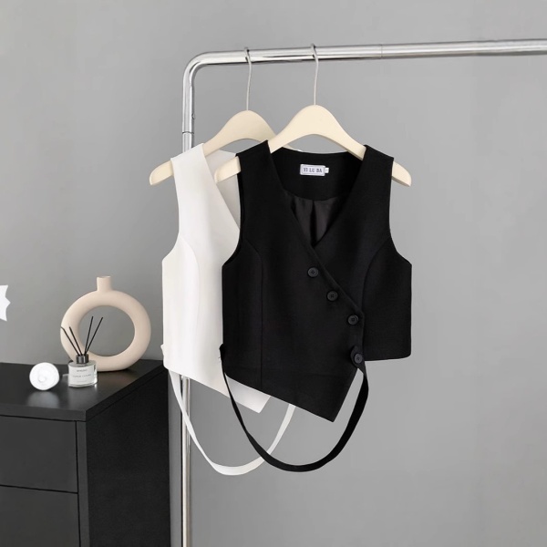 设计感短款小众黑色西装马甲背心女夏季外穿V领显瘦叠穿上衣外搭