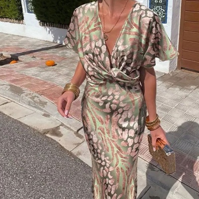 2025独立站欧美外贸女装时尚紧身印花扭结中腰性感V领春季连衣裙