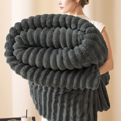 新款兔兔绒毛抽条毛毯双面绒多功能休闲毯办公室午休盖毯跨境专供