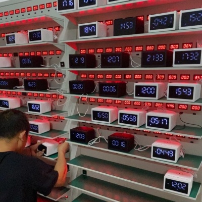 爆款大屏无线充音箱时钟闹钟蓝牙音响酒店桌面多功能无线音箱15瓦