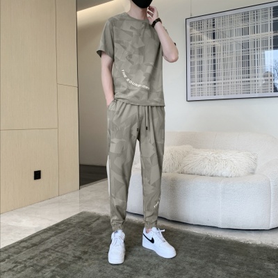 新款冰丝套装冰爽透气夏季短袖T恤男休闲运动套装短袖男装潮流夏