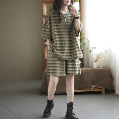 2024夏季大码女装时尚条纹短袖T恤短裤宽松遮肉显瘦休闲两件套装