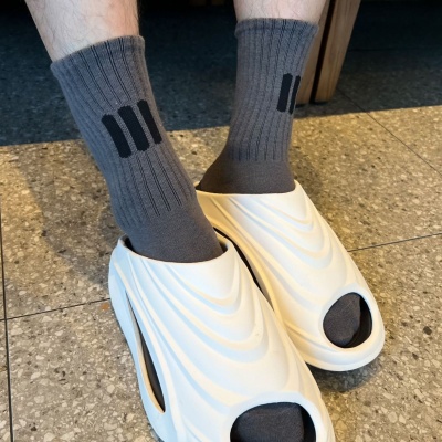 FOG立体三杠纯色棉袜中长筒袜子男女ins情侣运动潮袜篮球袜子男