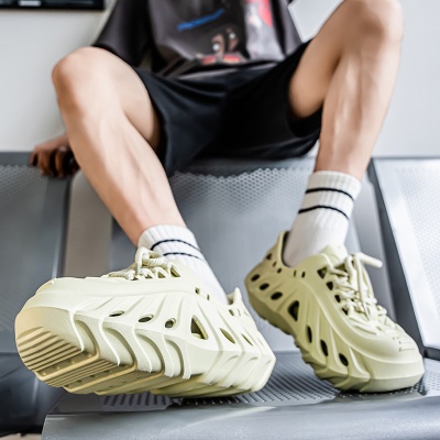 洞洞鞋男士夏季外穿潮流沙滩鞋运动休闲凉鞋情侣涉水跨境包头潮拖